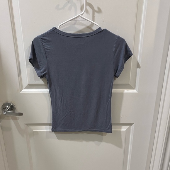 White Fox Boutique Charcoal Short Sleeve Tee - Picture 3 of 4